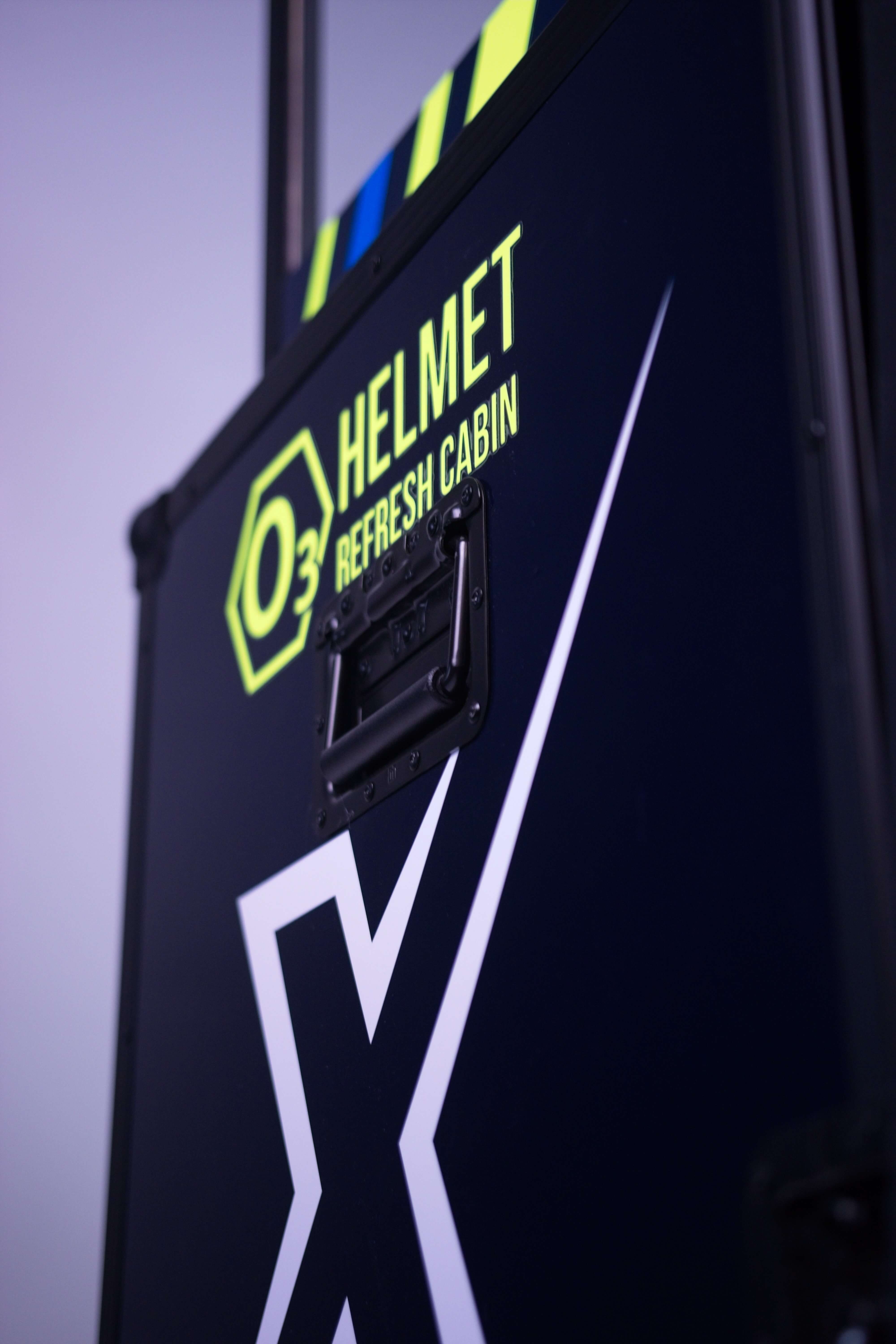 Helmet O3 Refresh Cabin – profesjonalna kabina do ozonowania kasków z systemem dezynfekcji O3.