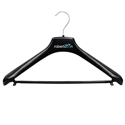 Wieszak na kombinezon motocyklowy XzoneⓇ – wytrzymały, ergonomiczny produkt polskiej produkcji.