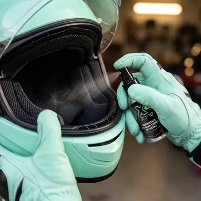 Odświeżacz Xzone z jonami srebra MINT aplikowany do wnętrza kasku