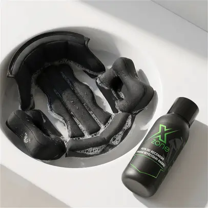 Pranie wyściółki kasku środkiem Xzone – czyste wnętrze