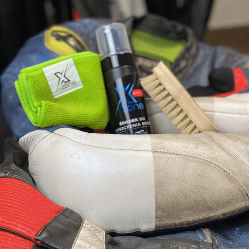 Czyszczenie skóry mikrofibrą