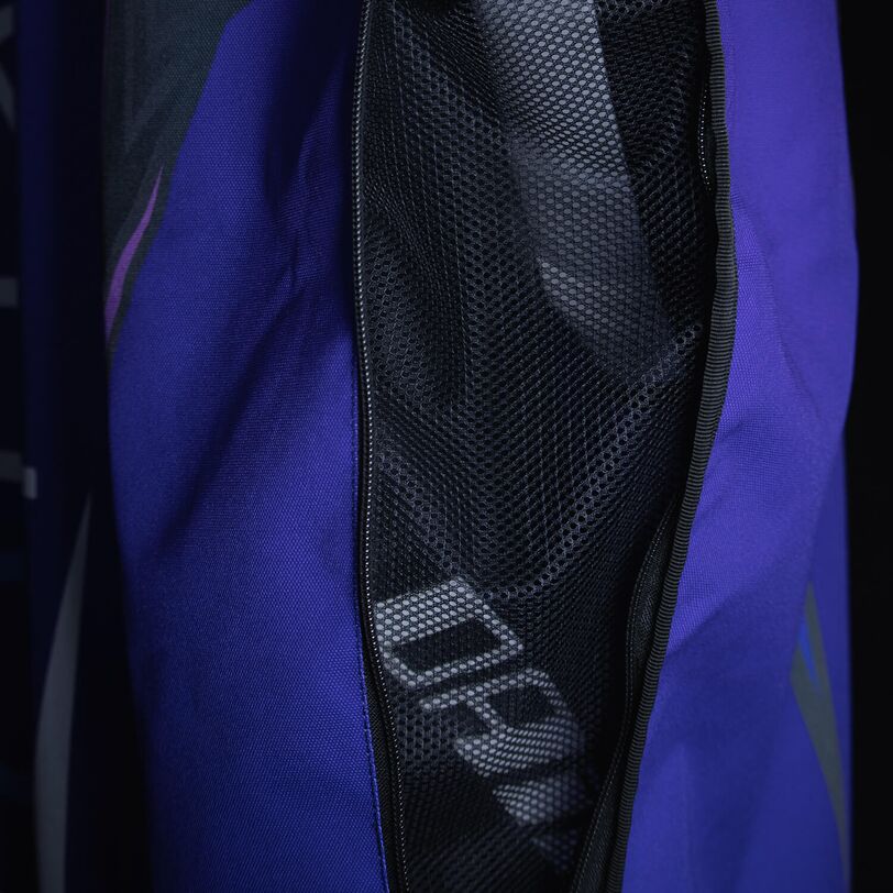 Pokrowiec premium na kombinezon w użyciu